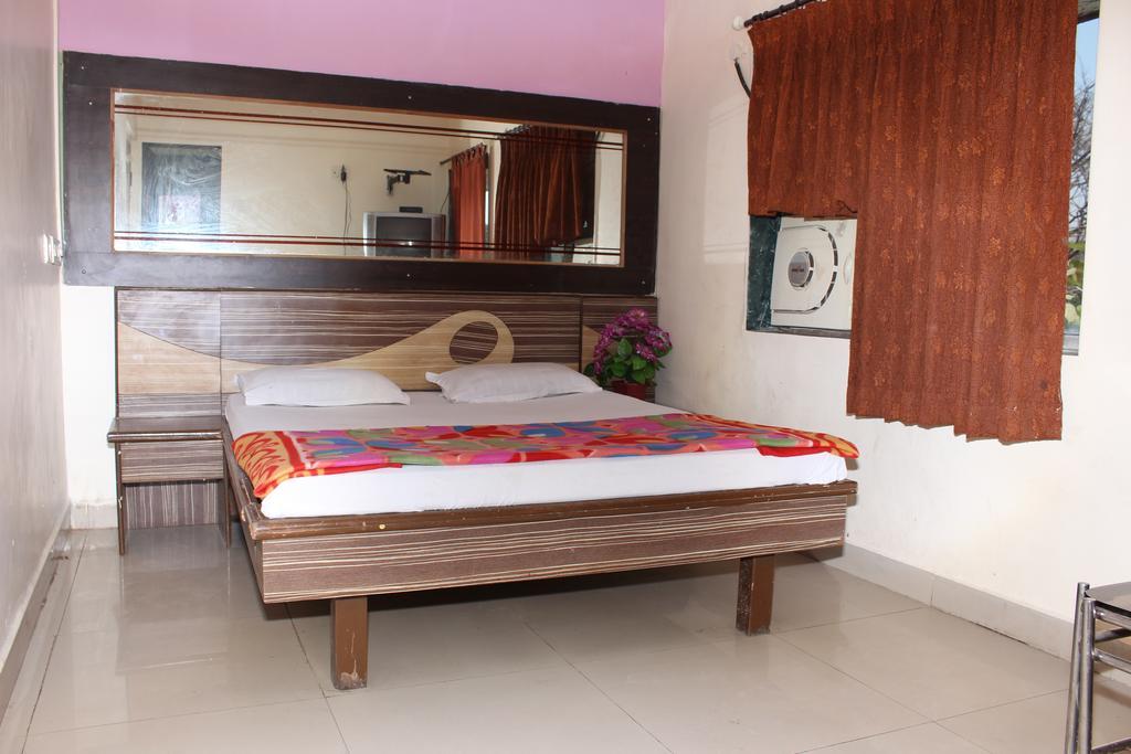 Hotel Shiva Panvel Buitenkant foto