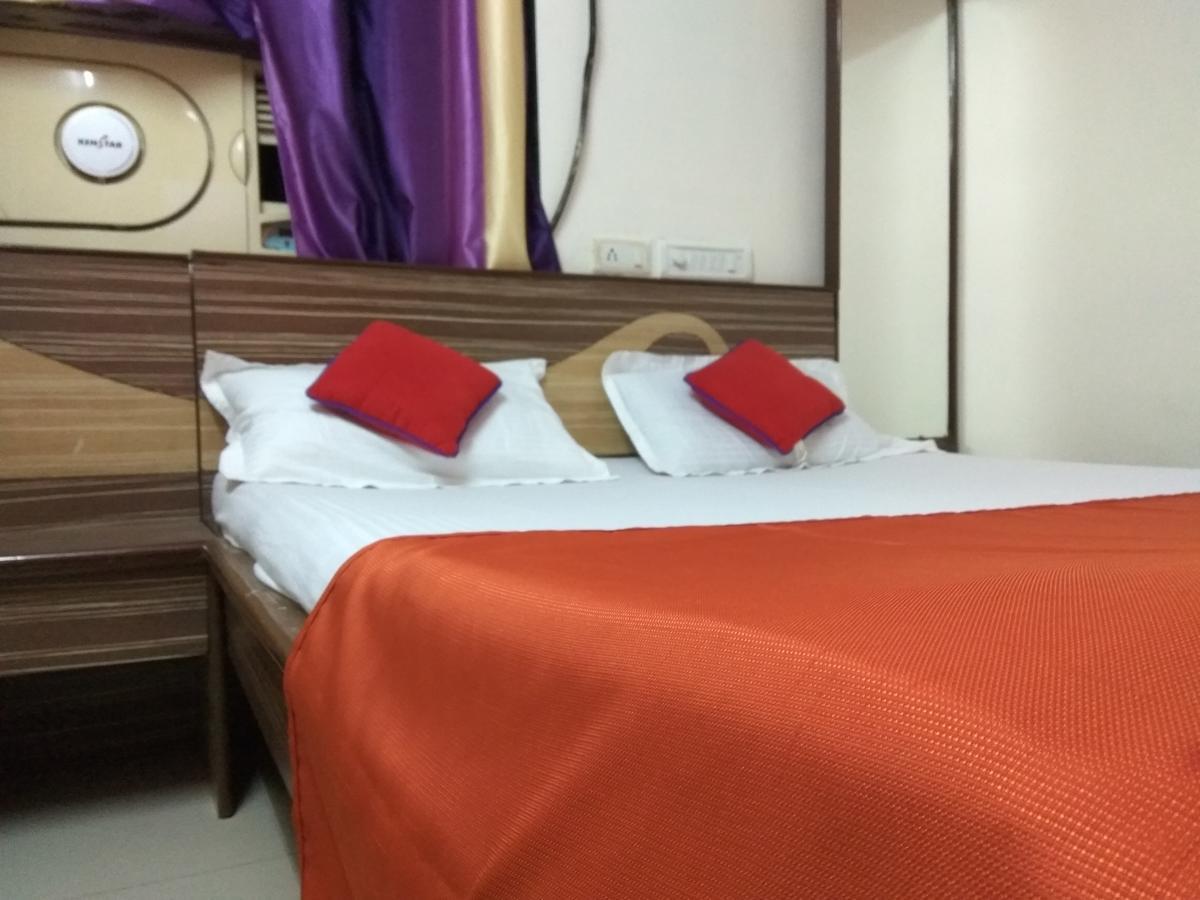 Hotel Shiva Panvel Buitenkant foto
